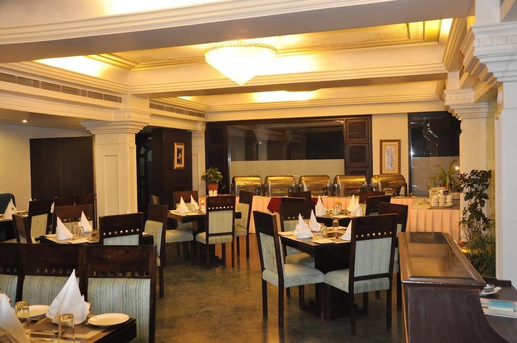Hotel Empire Regency Jaipur Exteriör bild